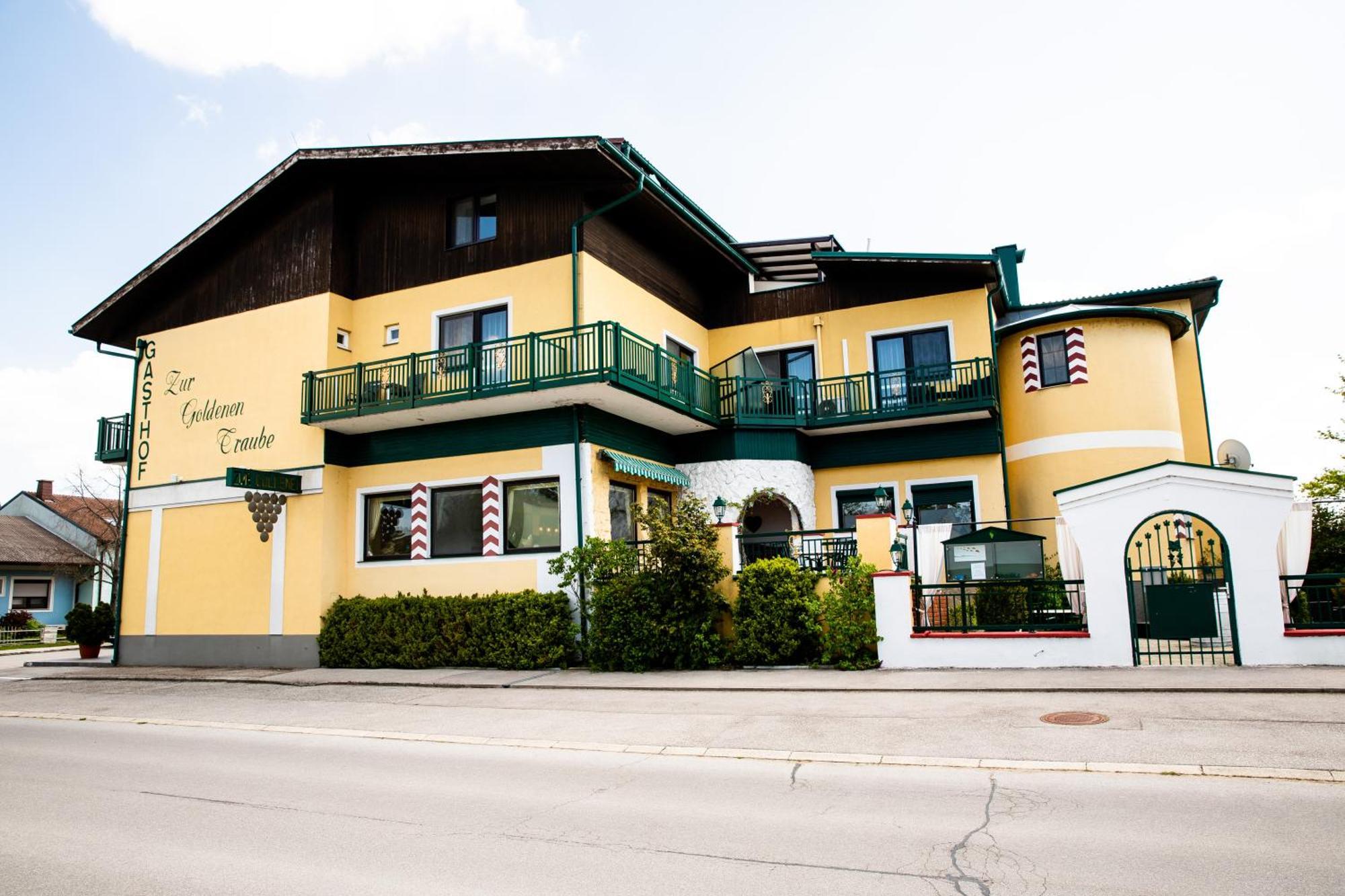 Landgasthof Zur Goldenen Traube Podersdorf am See Luaran gambar